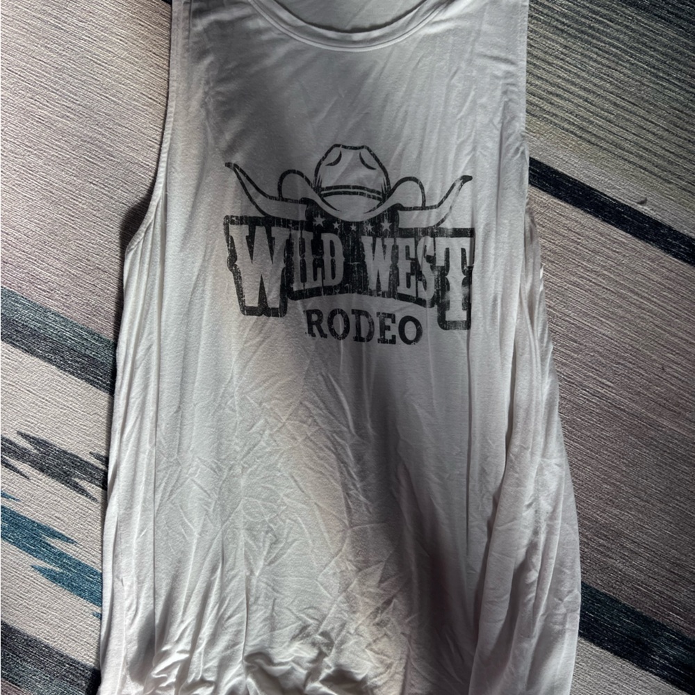 Muscle tee